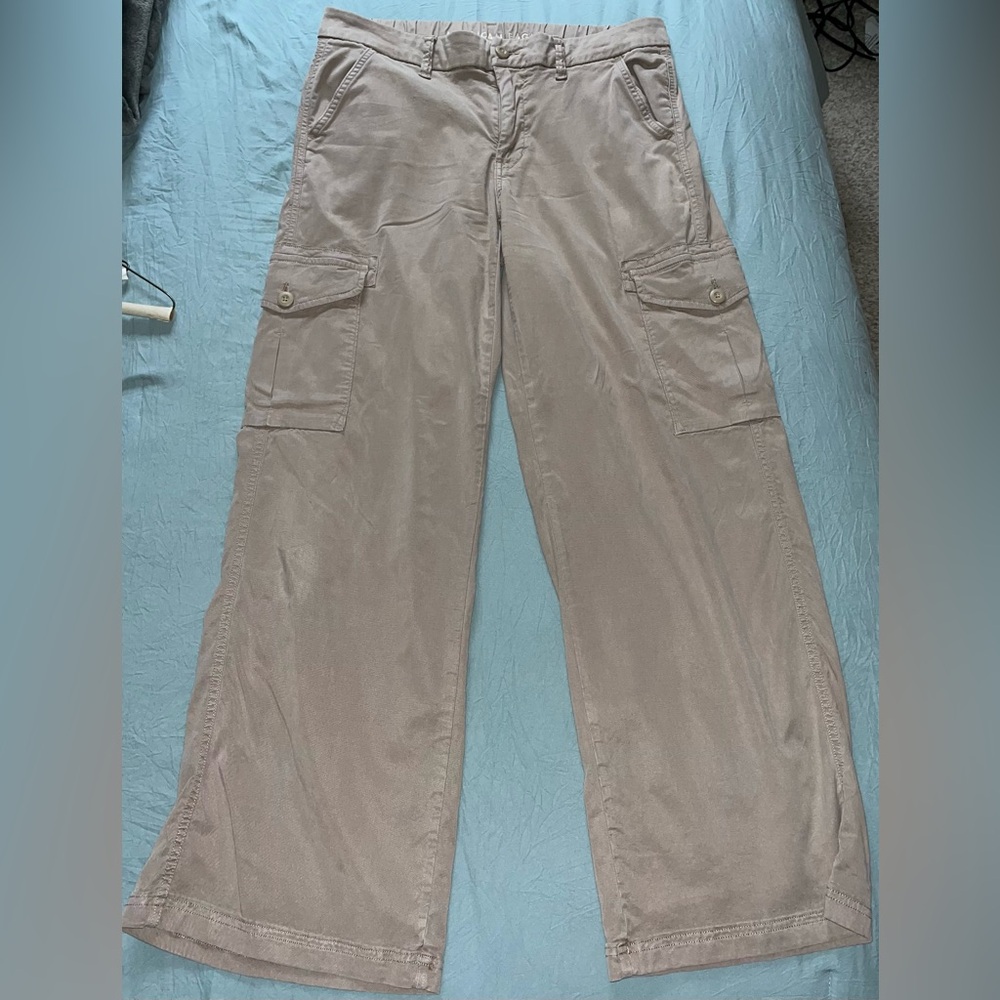 American Eagle Outfitters Women's Tan Cargo Pants
